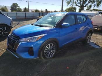  Salvage Nissan Kicks