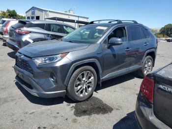  Salvage Toyota RAV4