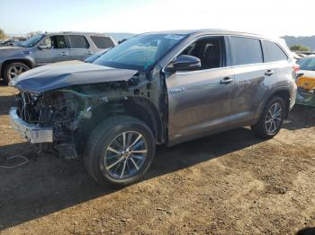  Salvage Toyota Highlander