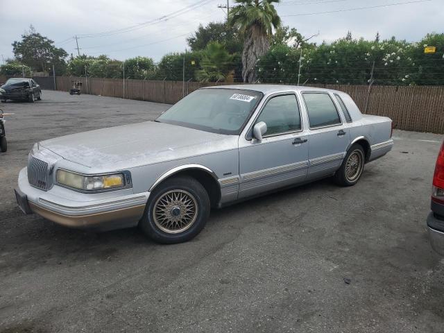  Salvage Lincoln Towncar