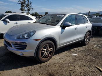  Salvage Porsche Cayenne