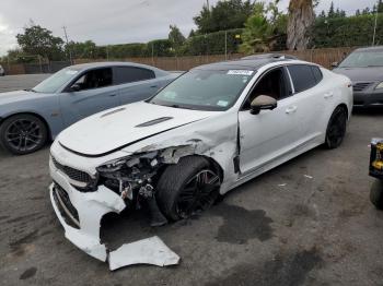  Salvage Kia Stinger