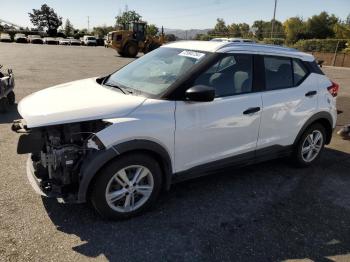  Salvage Nissan Kicks