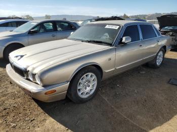  Salvage Jaguar Xj8