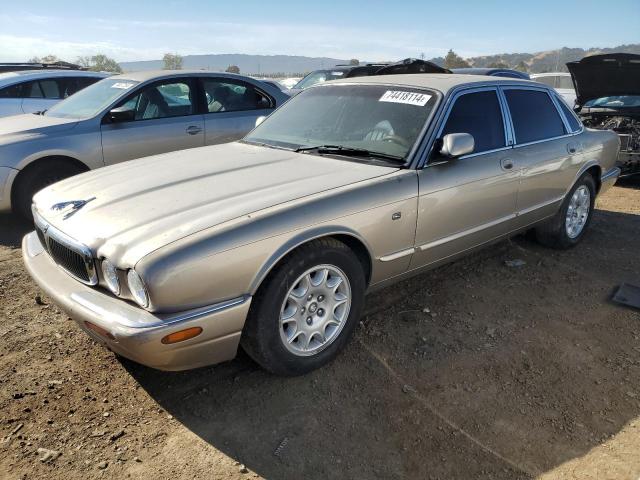  Salvage Jaguar Xj8