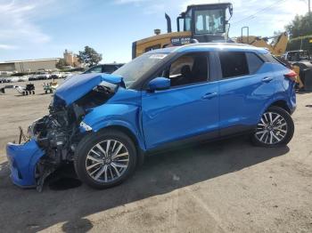  Salvage Nissan Kicks