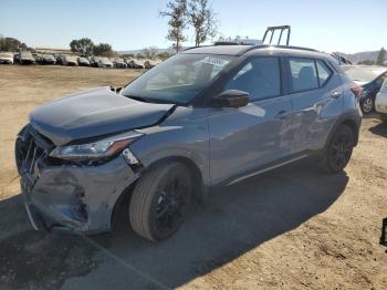  Salvage Nissan Kicks