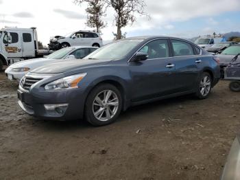  Salvage Nissan Altima