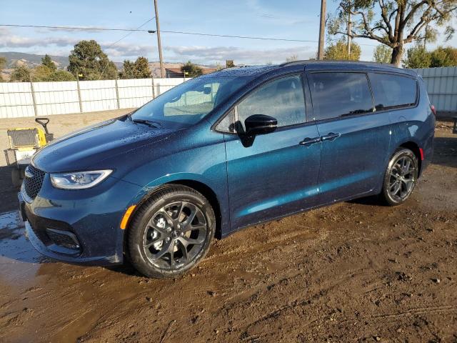  Salvage Chrysler Pacifica