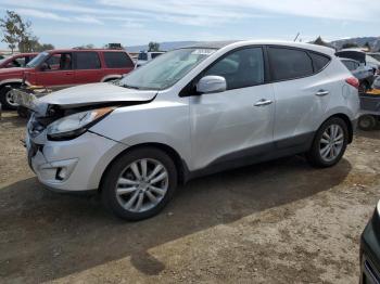  Salvage Hyundai TUCSON