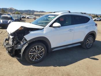  Salvage Hyundai TUCSON