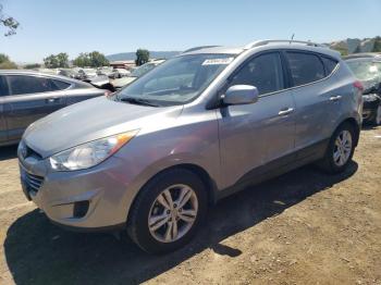  Salvage Hyundai TUCSON