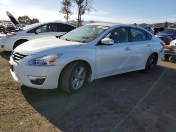  Salvage Nissan Altima