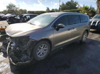  Salvage Chrysler Pacifica