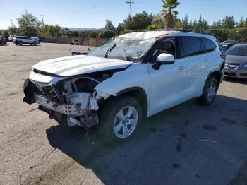  Salvage Toyota Highlander