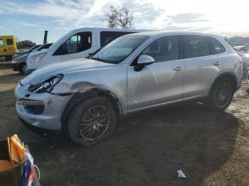  Salvage Porsche Cayenne