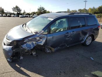  Salvage Toyota Sienna