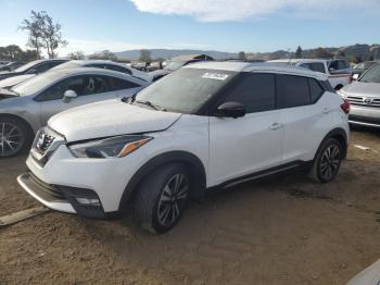  Salvage Nissan Kicks