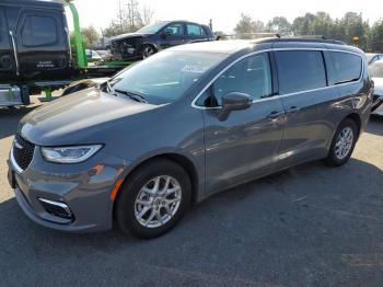  Salvage Chrysler Pacifica