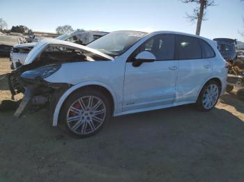  Salvage Porsche Cayenne