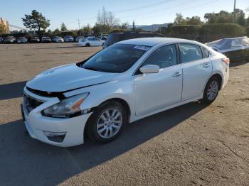  Salvage Nissan Altima