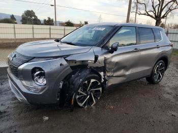  Salvage Mitsubishi Outlander