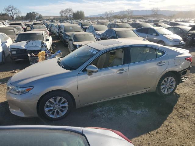  Salvage Lexus Es