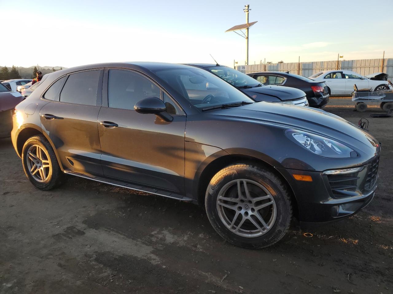 Porsche Macan Image 2