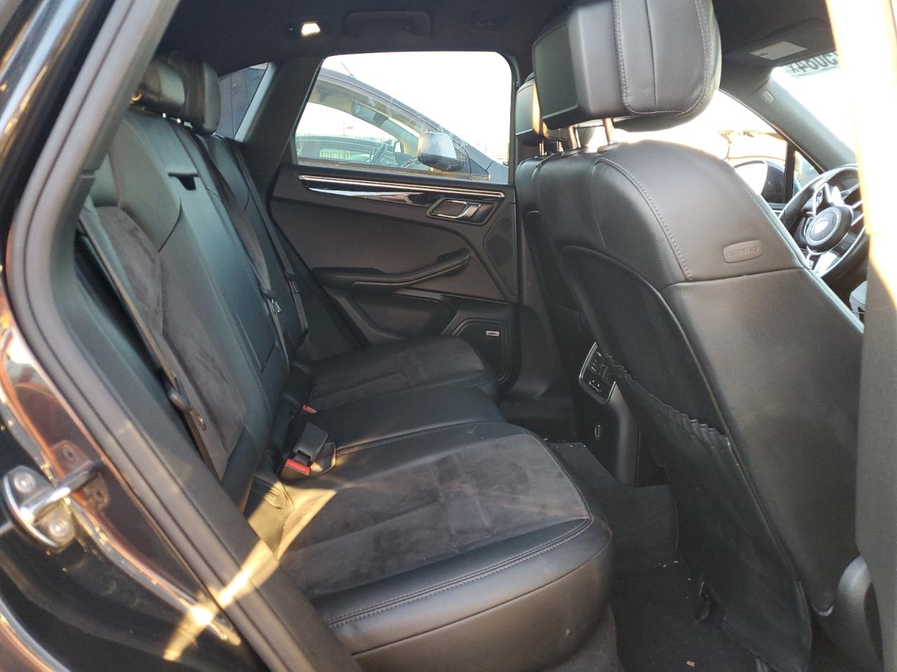 Porsche Macan Image 11