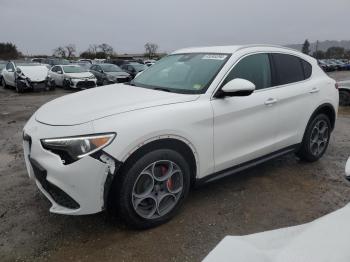  Salvage Alfa Romeo Stelvio