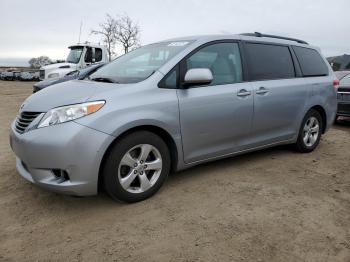  Salvage Toyota Sienna