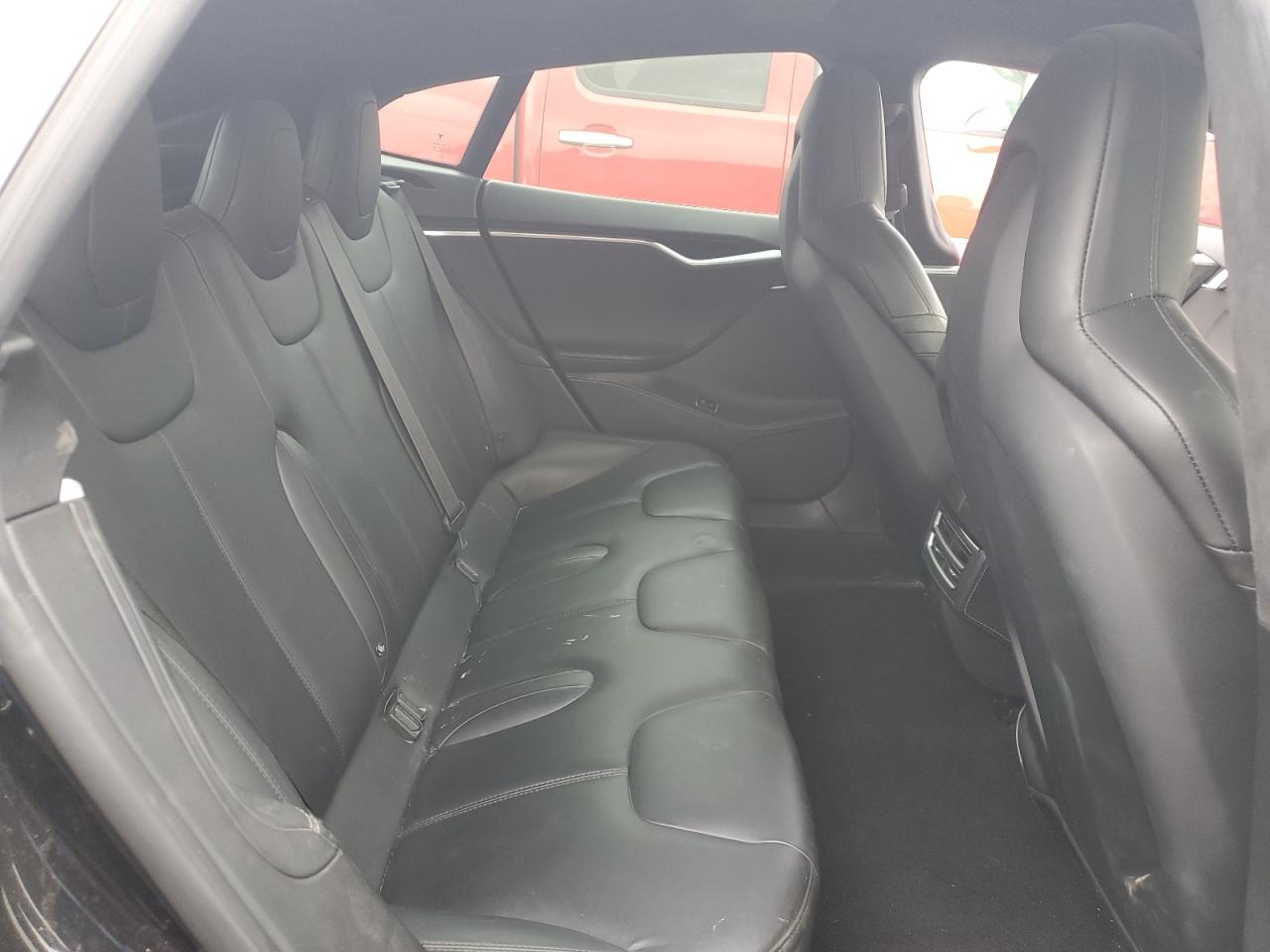 Tesla Model S Image 12