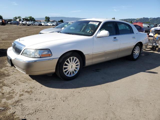  Salvage Lincoln Towncar