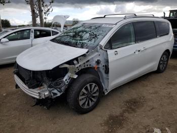  Salvage Chrysler Pacifica