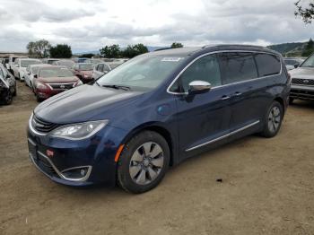  Salvage Chrysler Pacifica