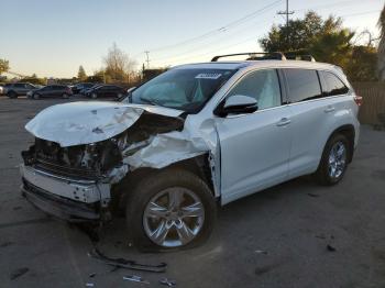  Salvage Toyota Highlander