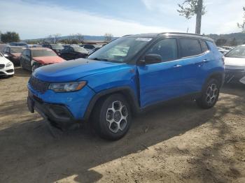  Salvage Jeep Compass