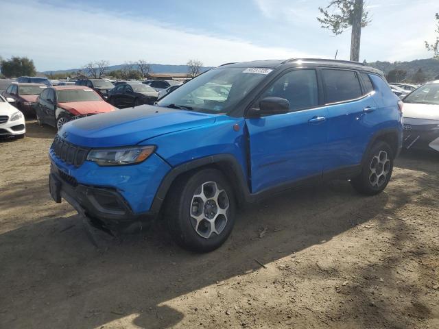  Salvage Jeep Compass