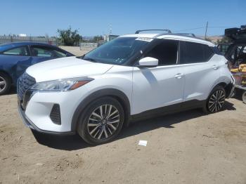  Salvage Nissan Kicks