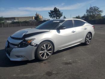  Salvage Nissan Maxima