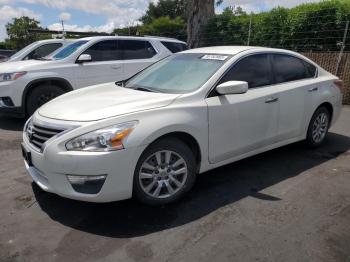  Salvage Nissan Altima
