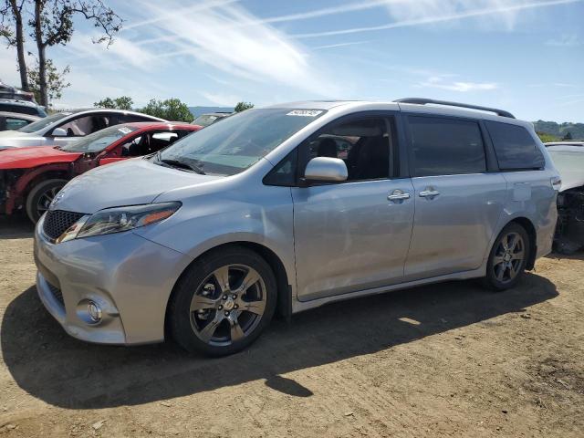  Salvage Toyota Sienna