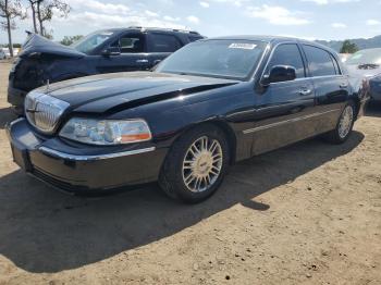  Salvage Lincoln Towncar