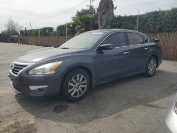 Salvage Nissan Altima