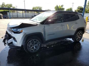  Salvage Jeep Compass