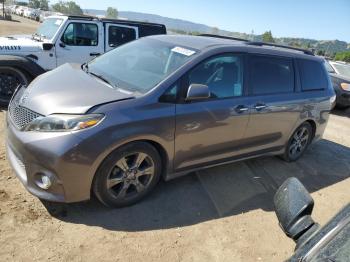  Salvage Toyota Sienna
