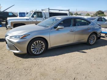  Salvage Lexus Es
