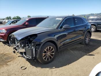  Salvage Porsche Cayenne