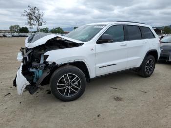  Salvage Jeep Grand Cherokee