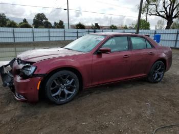  Salvage Chrysler 300
